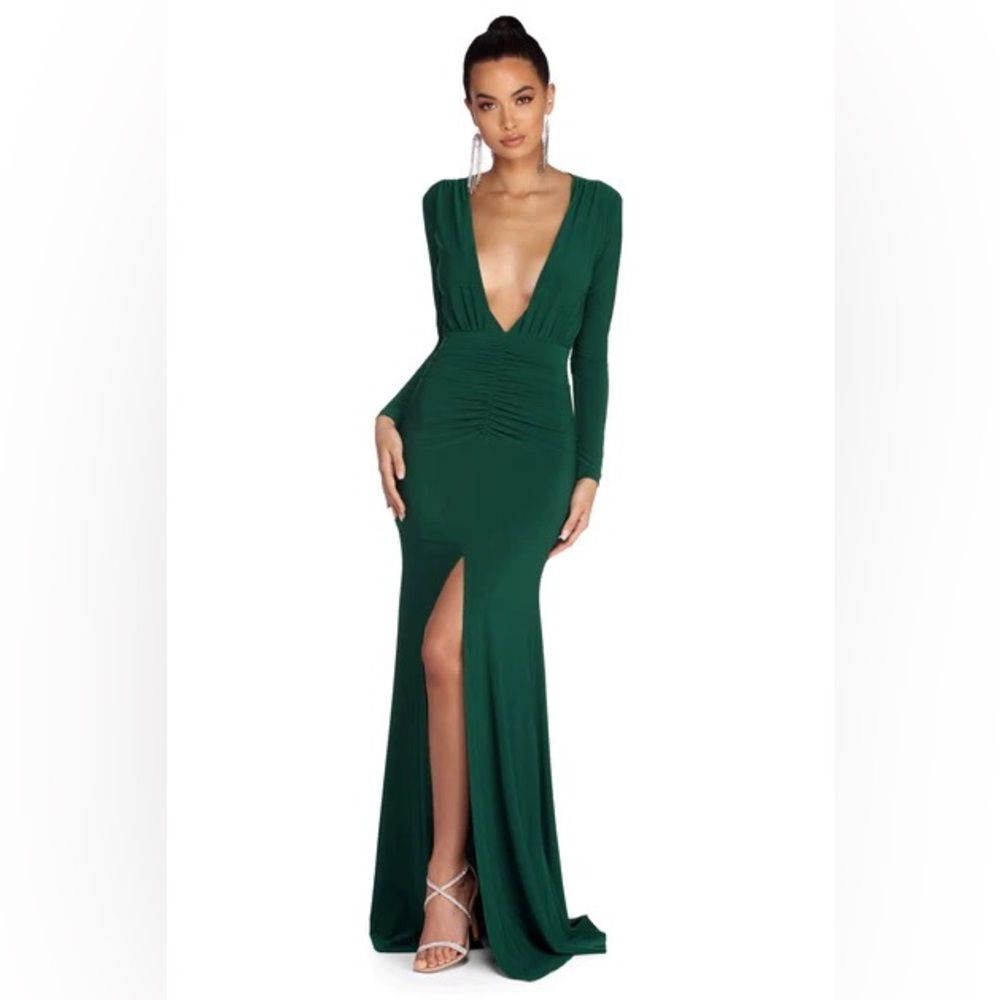 Windsor Green Low Cut Mermaid Dress Formal Prom Wedding Homecoming